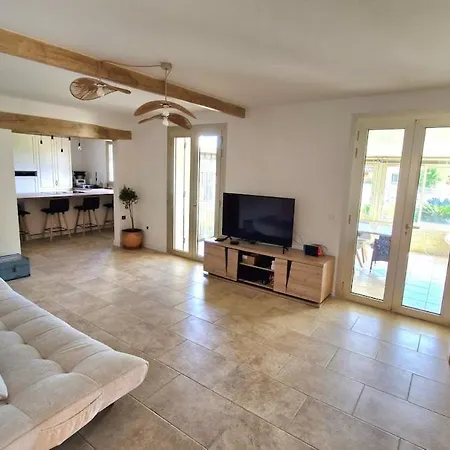 Villa Grande Avec Piscine Proche Des Plages Du